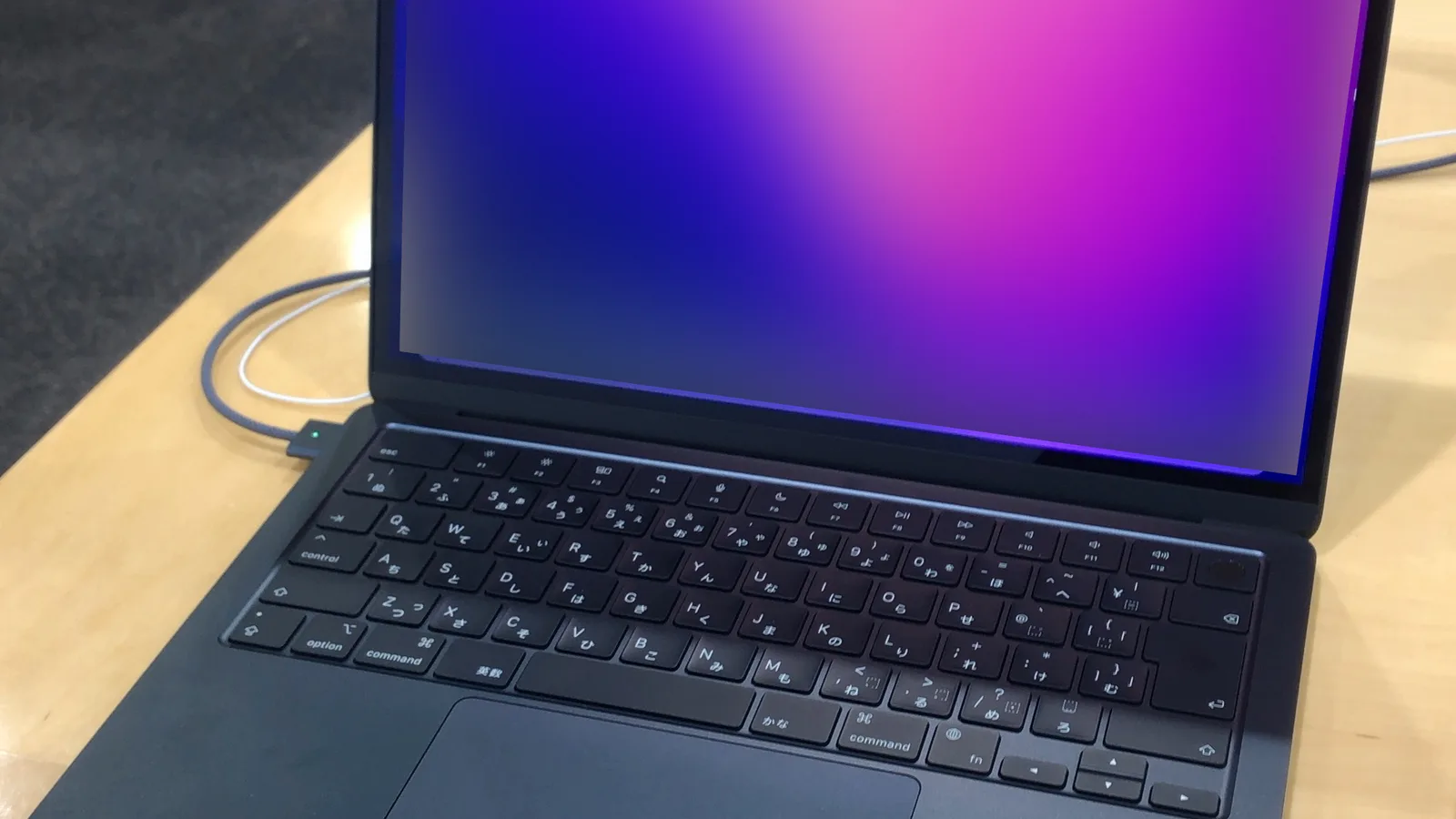MacBook Air Backlight Won't Come On: Causes & Fixes